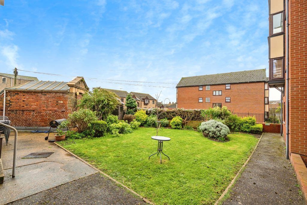 Property photo 2 of 14