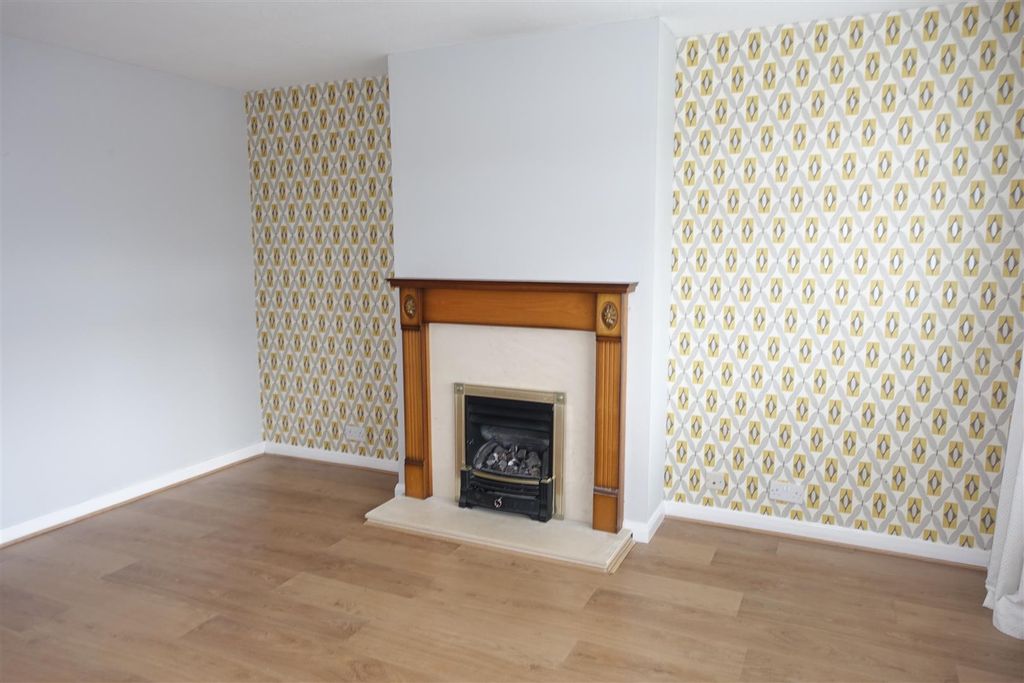 Property photo 2 of 15 Lounge