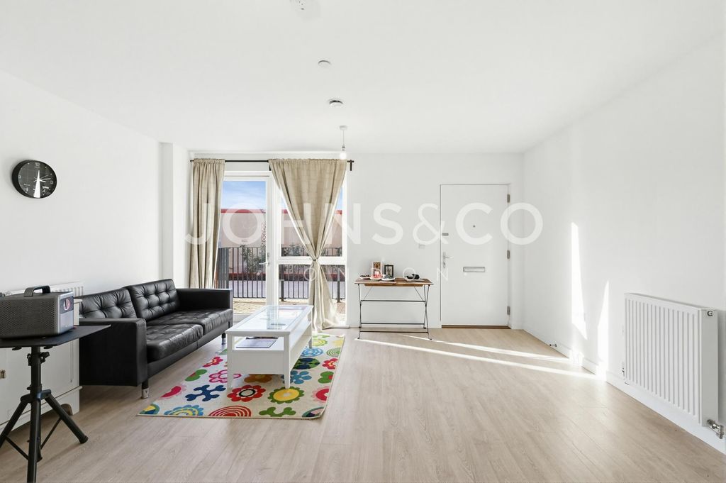 Property photo 3 of 8