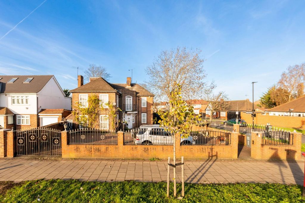 Property photo 1 of 16