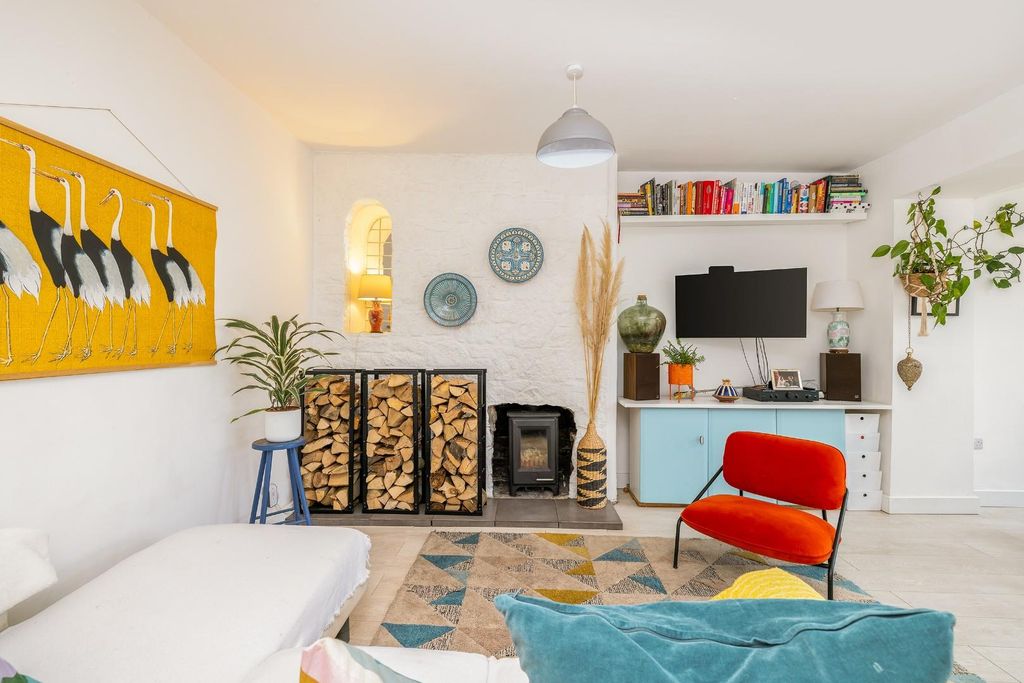 Property photo 1 of 34 Char9966-Cn.Jpg