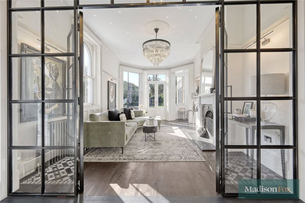 Property photo 3 of 52 Picture No. 35