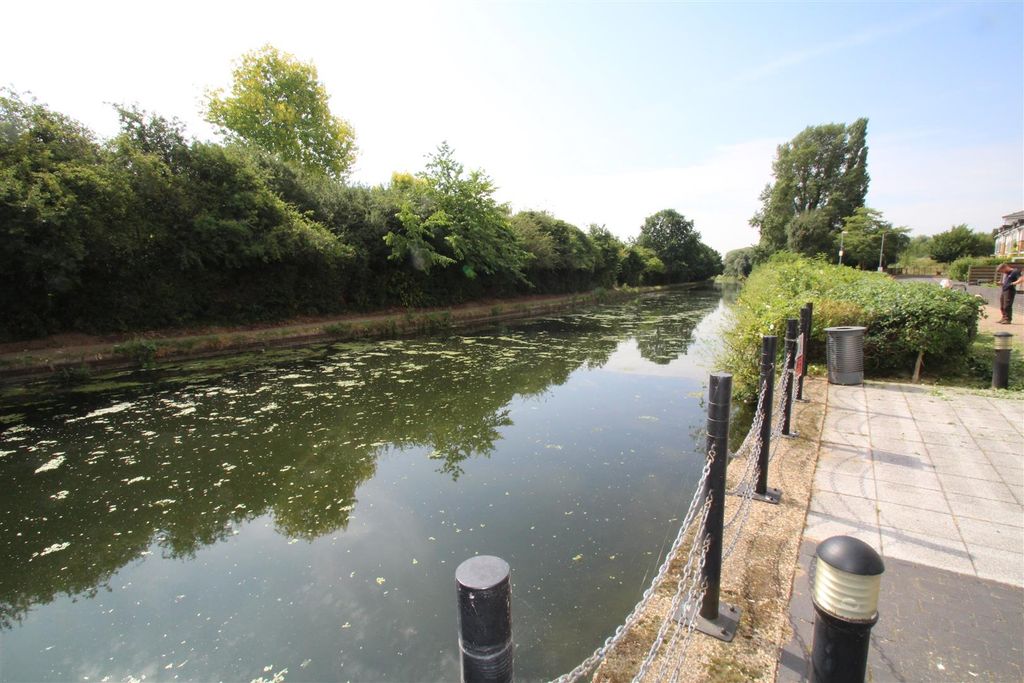 Property photo 3 of 14 Full Description