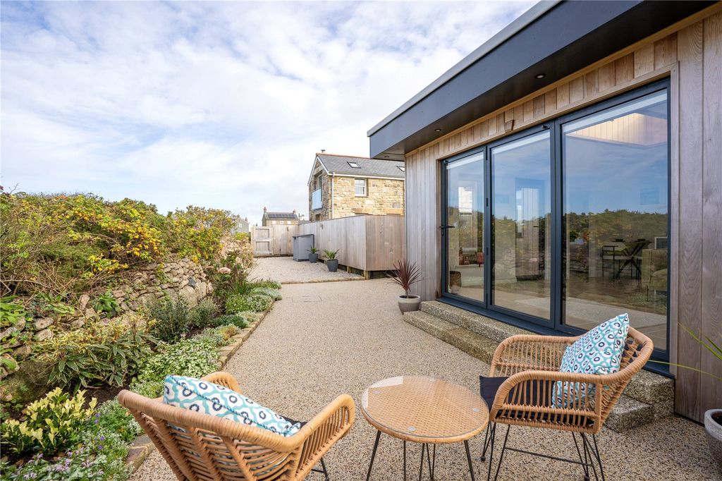 Property photo 1 of 25 Outside