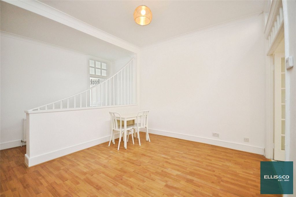 Property photo 3 of 12 Picture No. 10