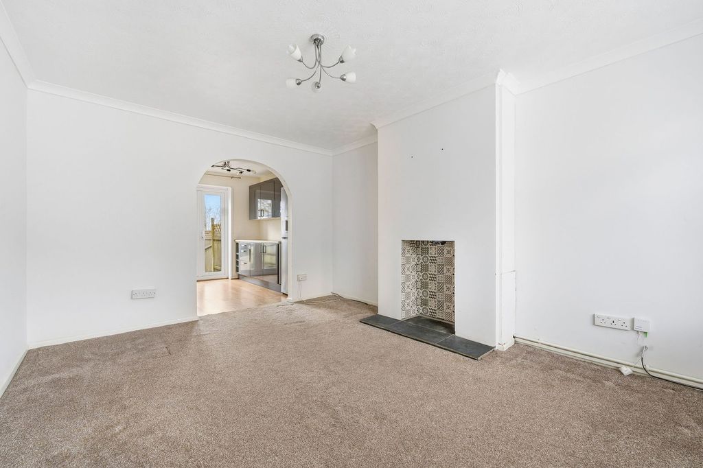 Property photo 2 of 14