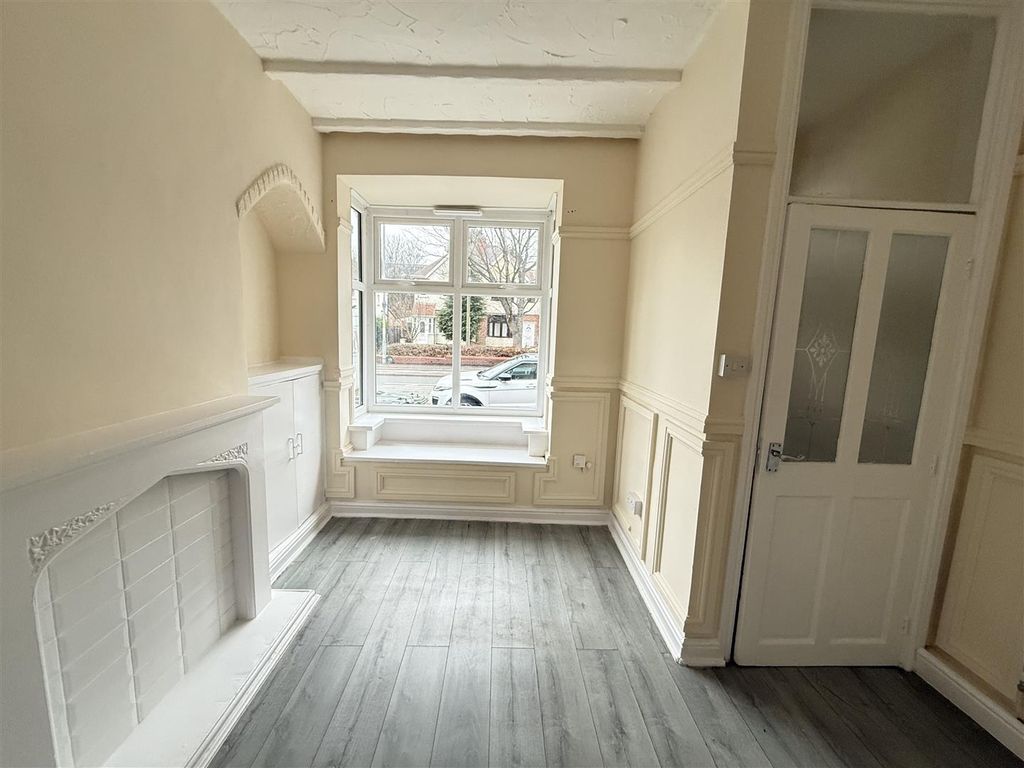 Property photo 2 of 11 307 Darlaston-2.Jpg