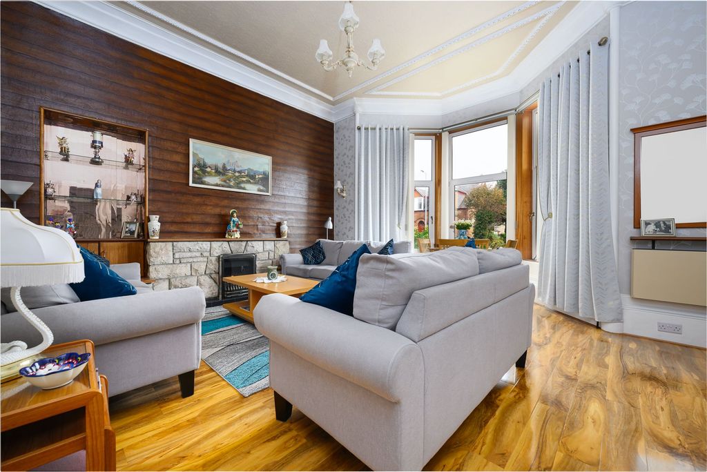 Property photo 3 of 34