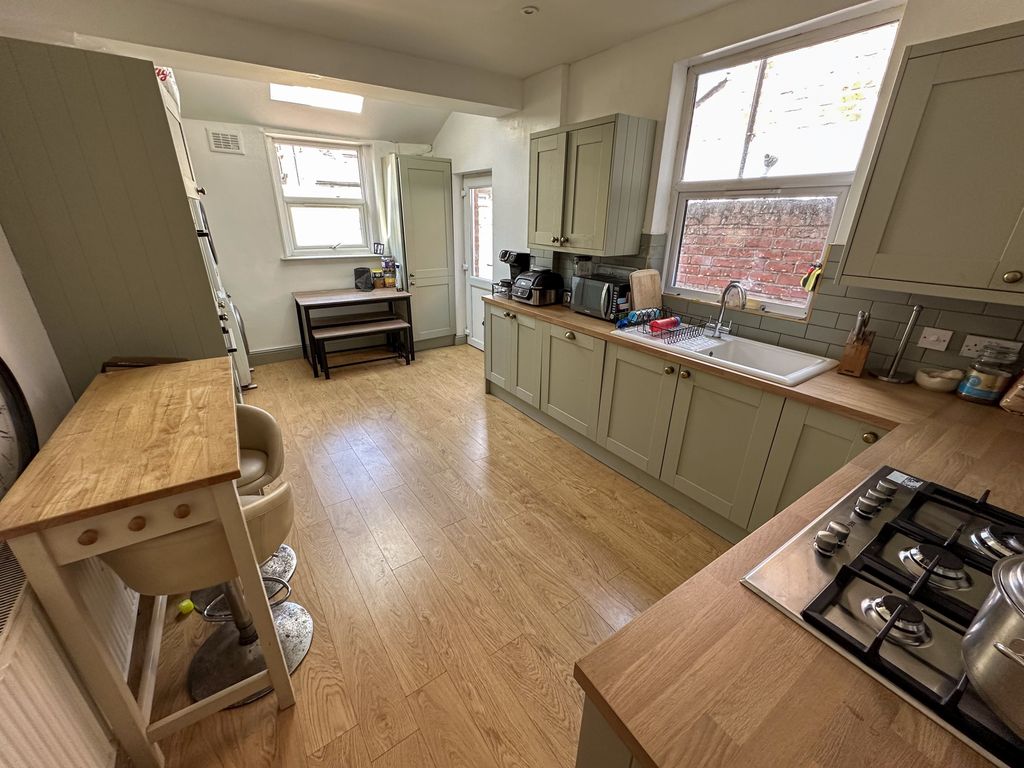 Property photo 1 of 11 17-Img_1184