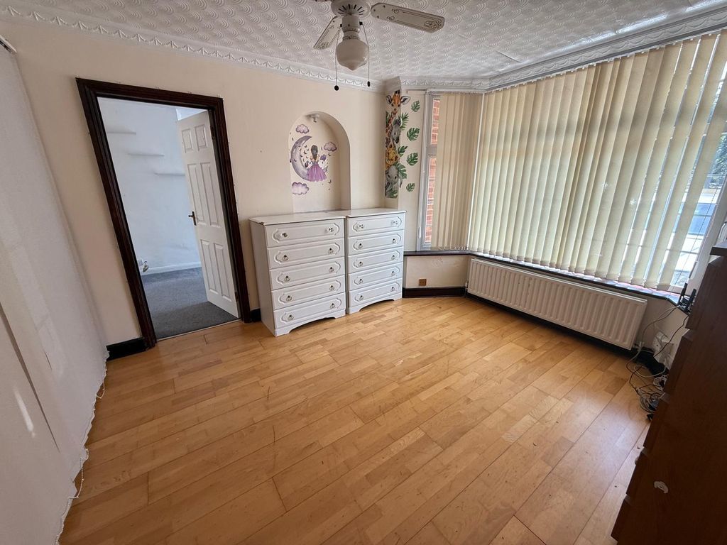 Property photo 3 of 26