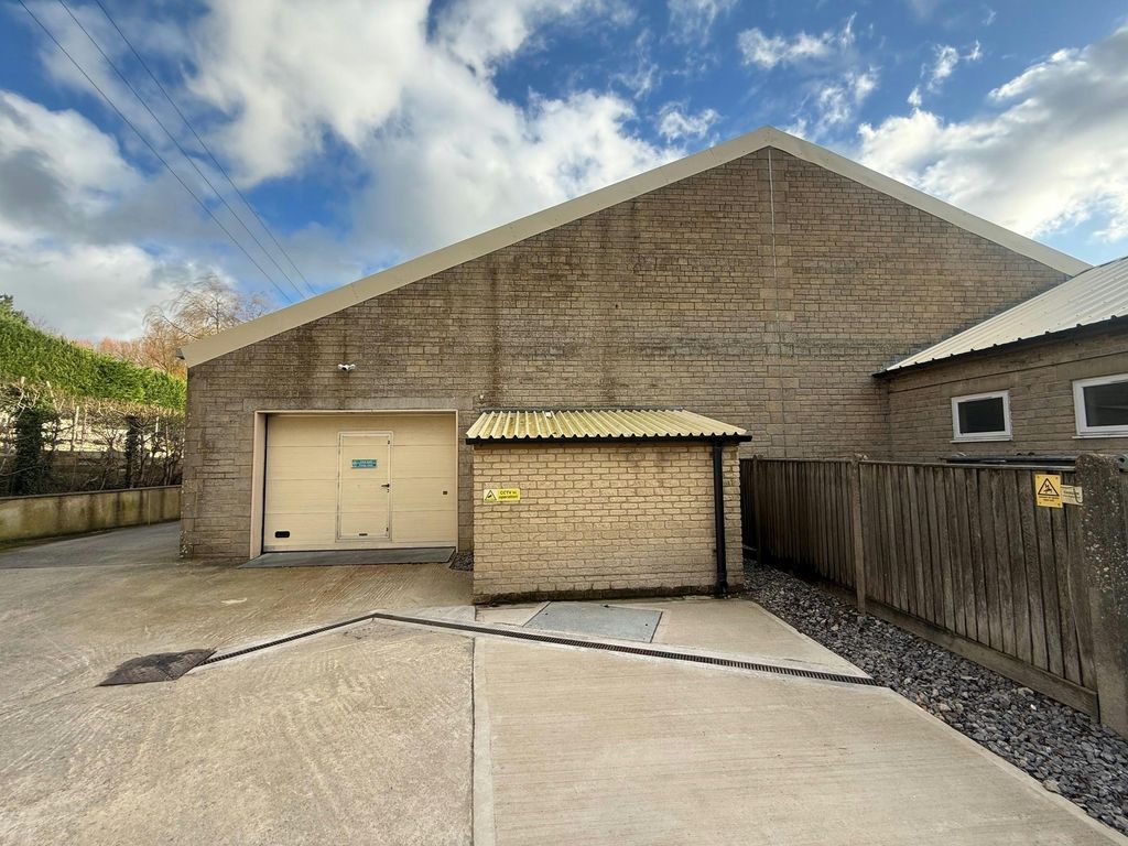 Property photo 3 of 6 8.Jpg