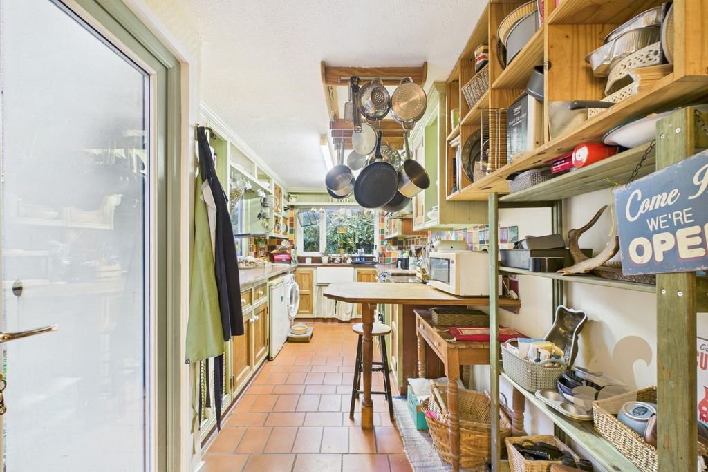 Property photo 3 of 26 Cam01659G0-Pr0636-Still016.Jpg