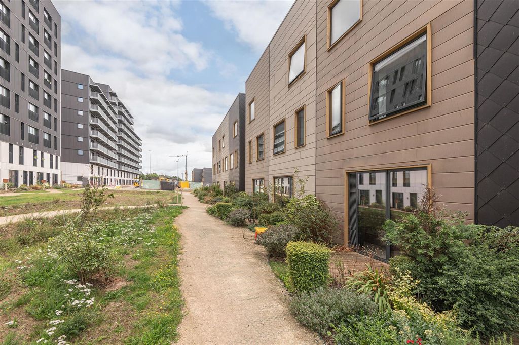 Property photo 1 of 42 48 - 40 Solar Ave Ls9 8Ff.Jpg