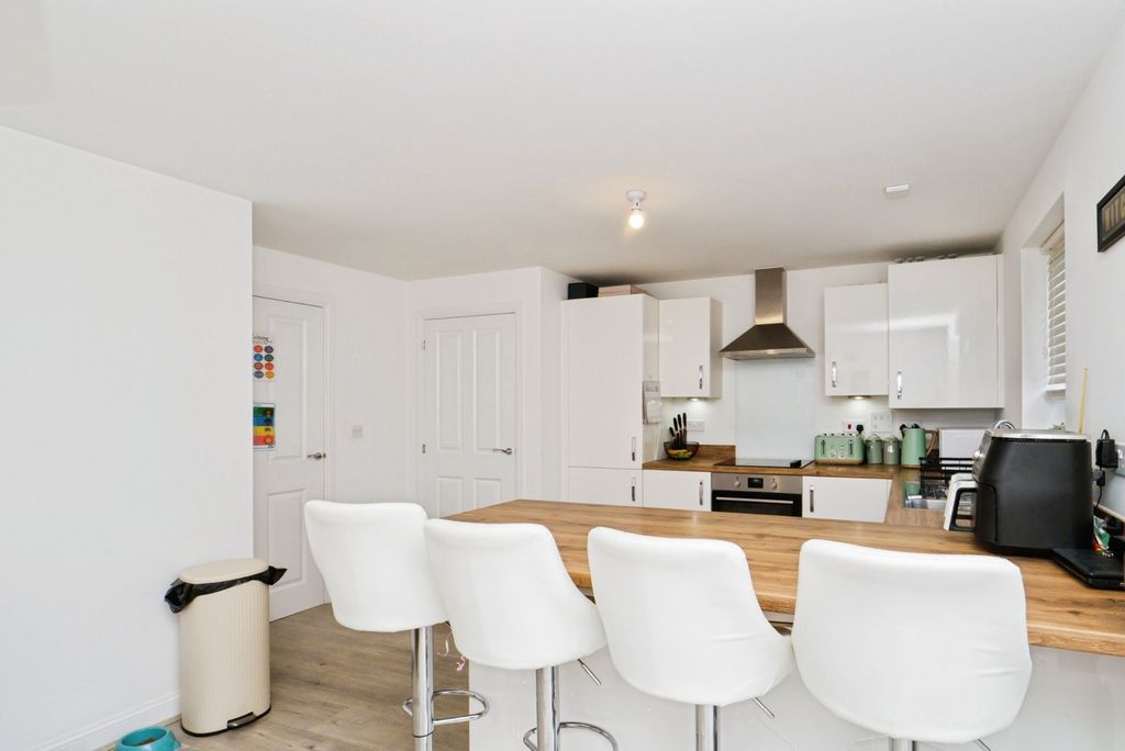 Property photo 2 of 25 Pbox-Img.Jpg