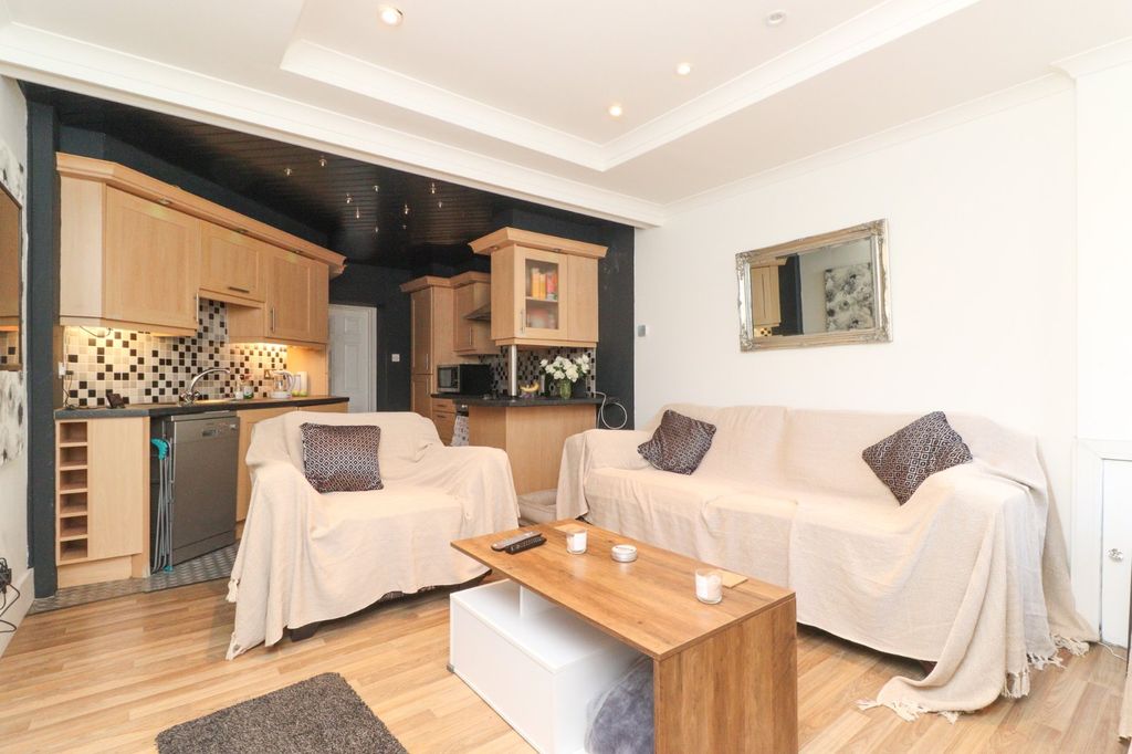 Property photo 2 of 13 Picture 2