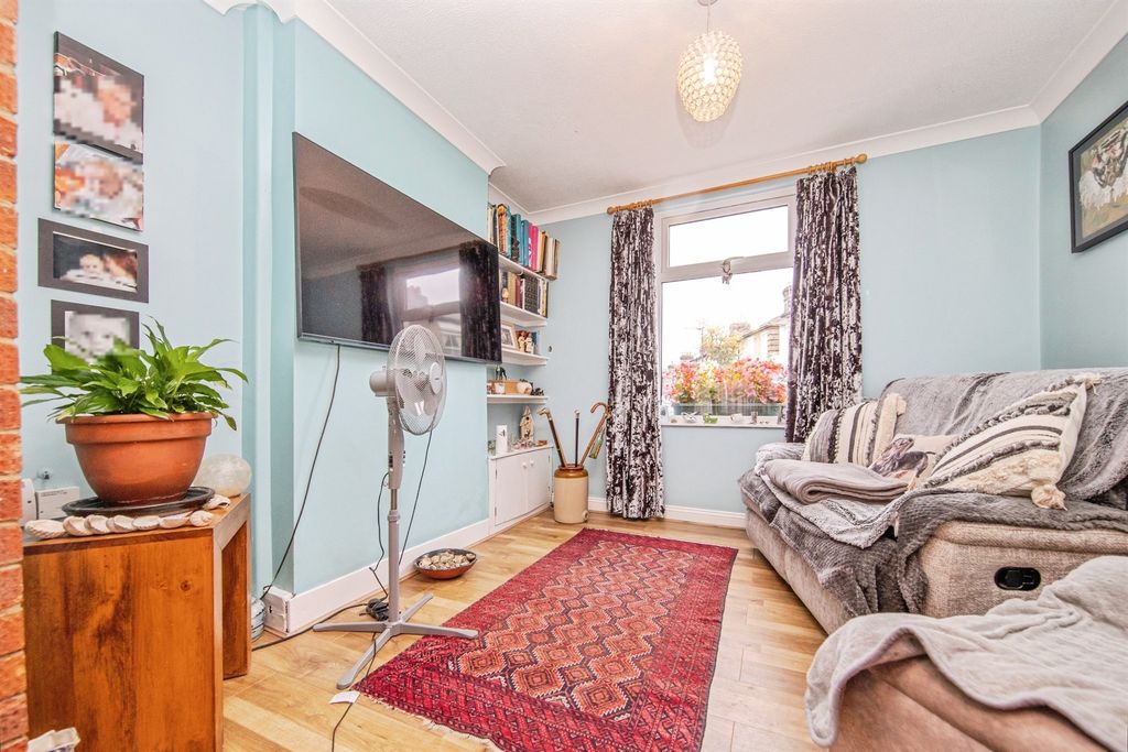 Property photo 2 of 14