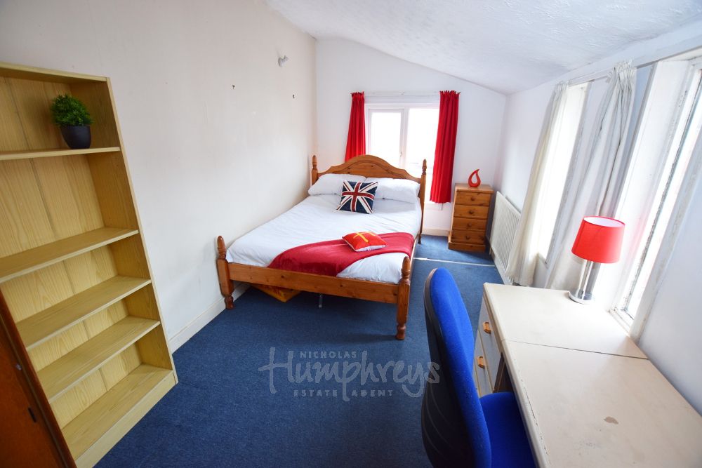 Property photo 3 of 6