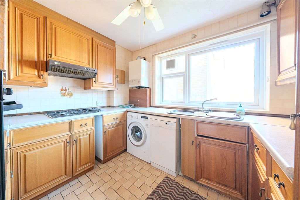 Property photo 2 of 12 Picture No. 21