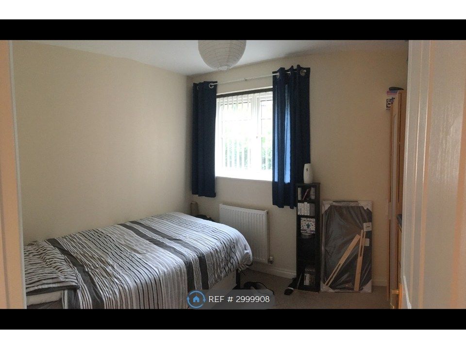 Property photo 3 of 7 Bedroom 2