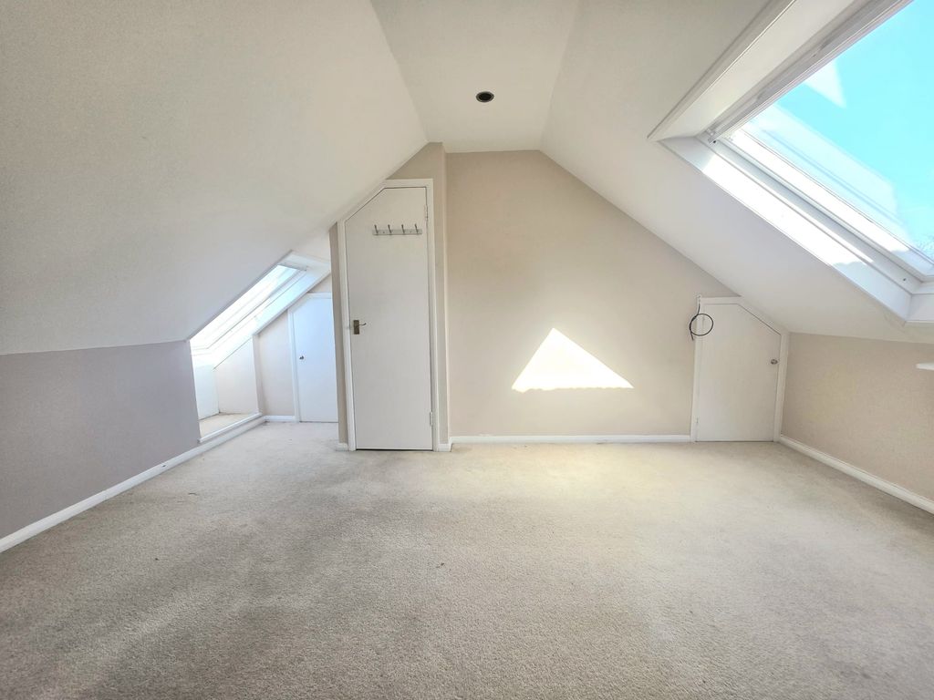 Property photo 3 of 7 Master Bedroom