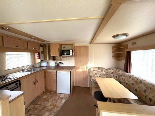 Property photo 2 of 9 Kitchen/ Dining Area