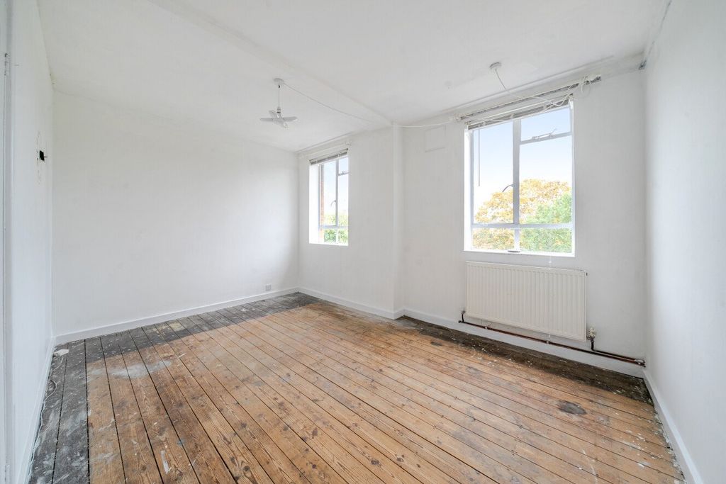 Property photo 3 of 16 Picture No. 12