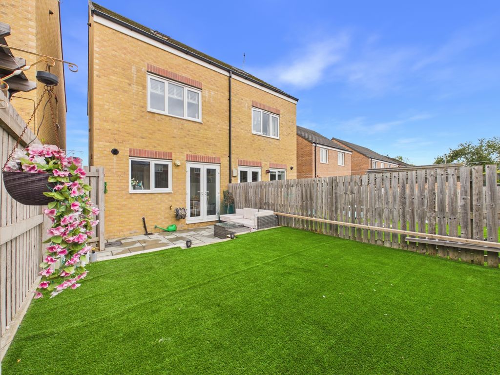 Property photo 2 of 24 2- Ryan Clarke Ewemove Pontefract