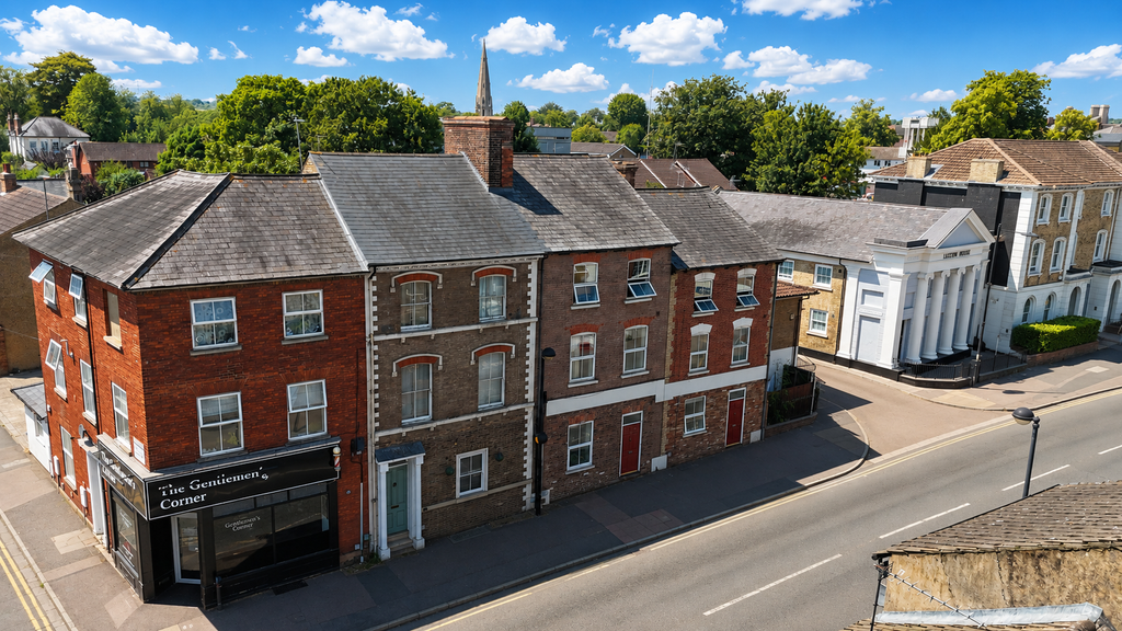 Property photo 1 of 10 Quiet Town Street With Victorian Buildings (1)