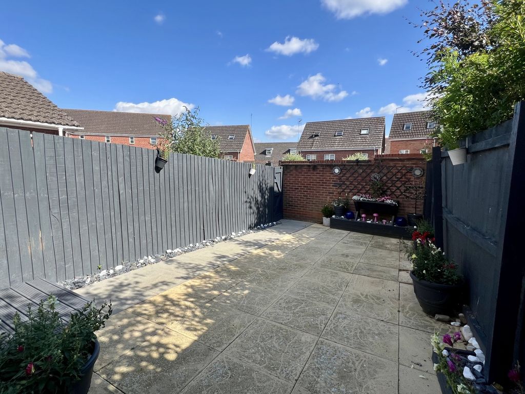 Property photo 3 of 12 Garden