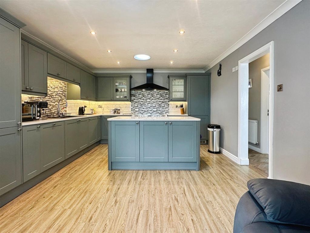 Property photo 3 of 19 Kitchen.Jpg