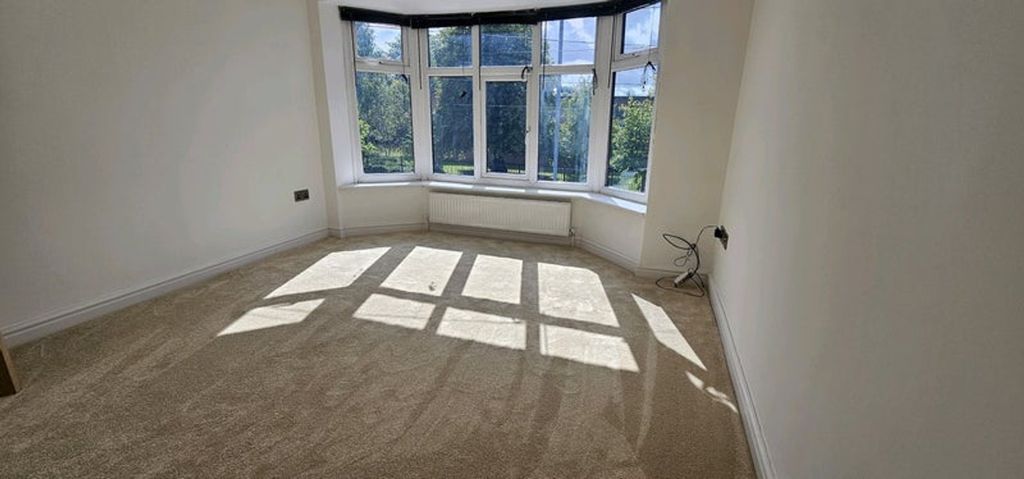 Property photo 2 of 15 Bright And Spacious Double Bedroom Featuring Large...