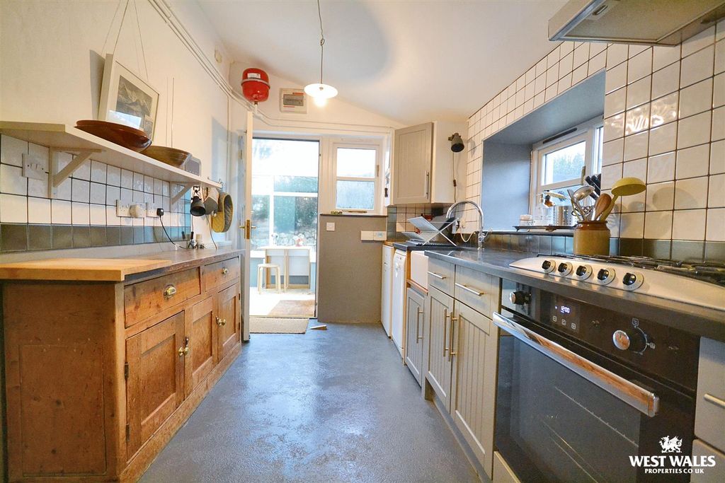 Property photo 2 of 36 Kitchen