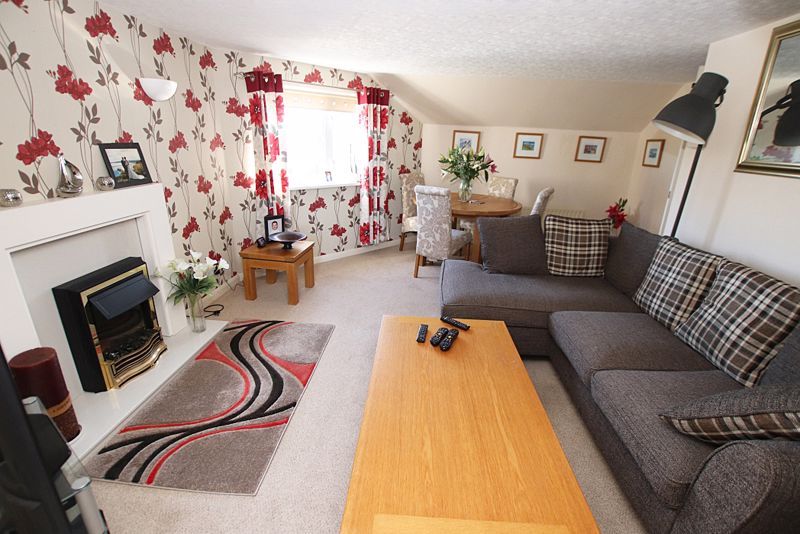 Property photo 3 of 11 Lounge Diner Photo 2