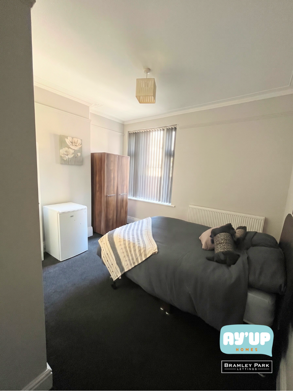 Property photo 1 of 2