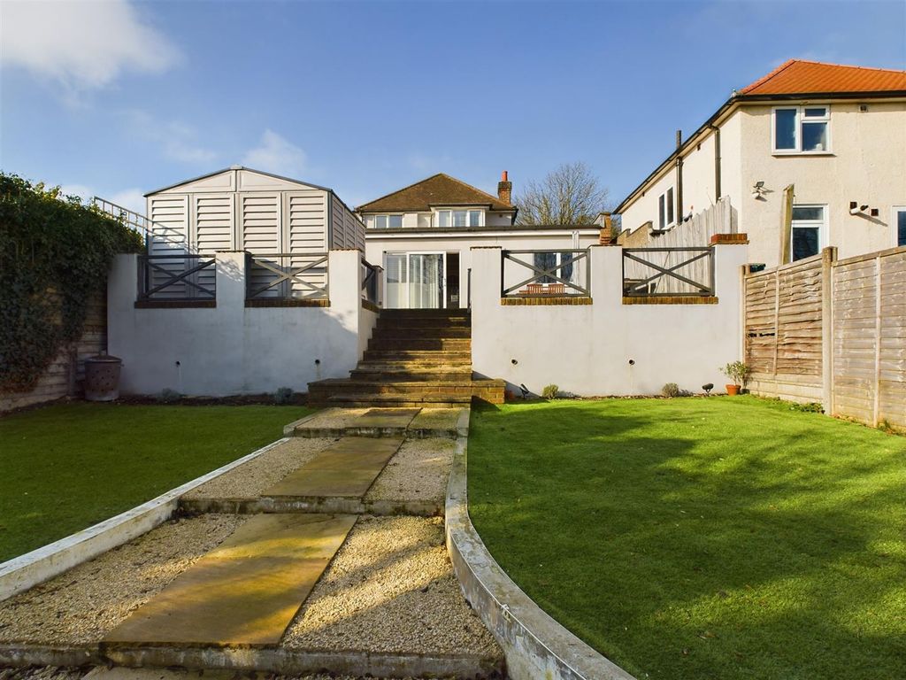 Property photo 1 of 22 Cam02885G0-Pr0299-Still019.Jpg