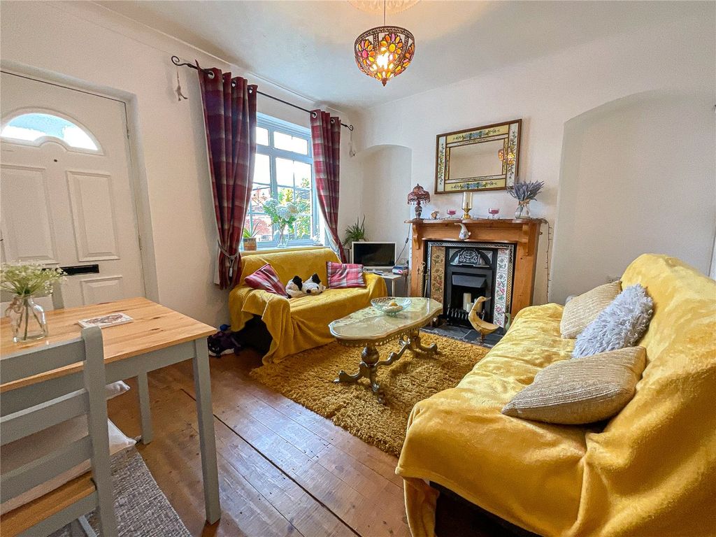 Property photo 2 of 18 Picture No. 01