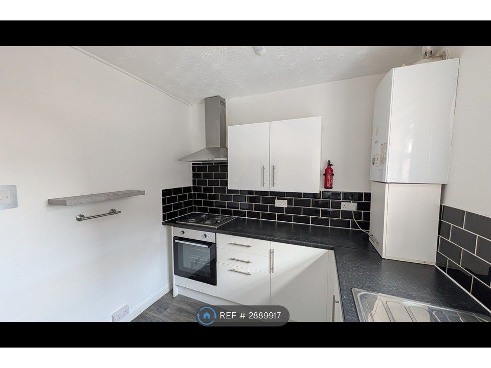 Property photo 3 of 20 Kitchen