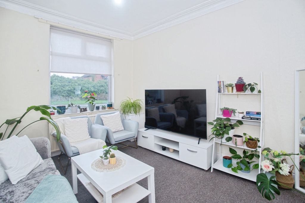 Property photo 2 of 8 Photo