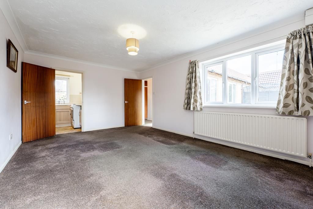 Property photo 2 of 15 72 Spencer Street, Burton Latimer-13.Jpg