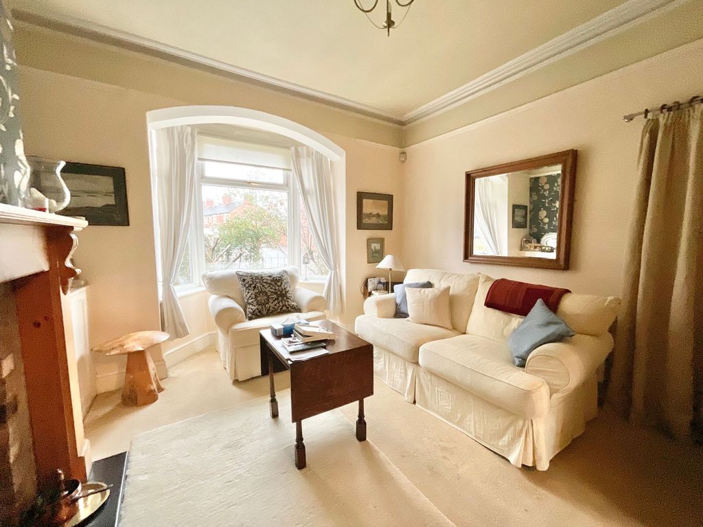 Property photo 3 of 19