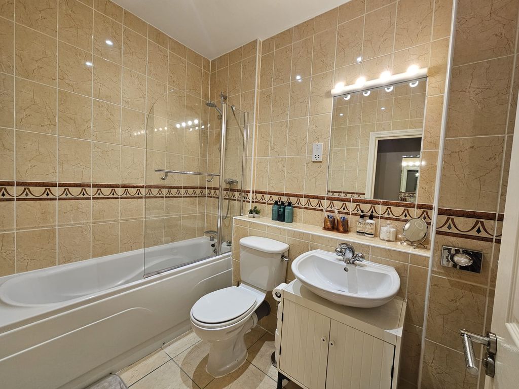 Property photo 3 of 9 Images