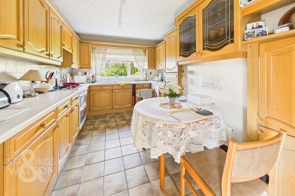 Property photo 3 of 16