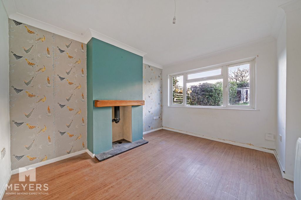 Property photo 2 of 25