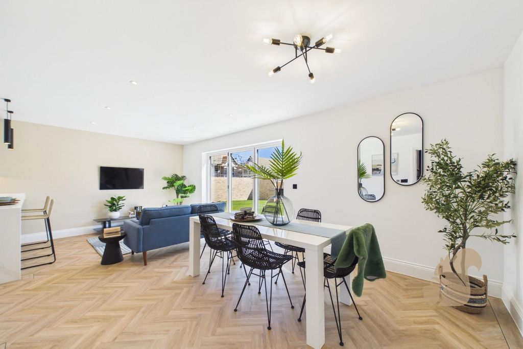 Property photo 3 of 32 Cam01814G0-Pr0103-Still002.Jpg