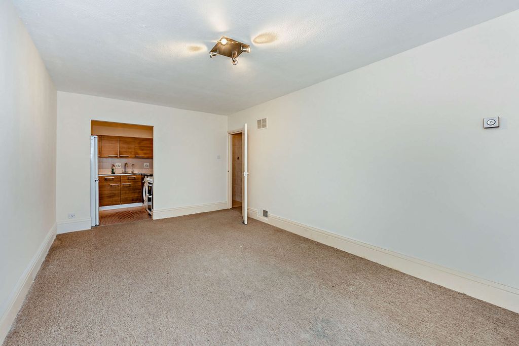Property photo 2 of 13 Photo 1