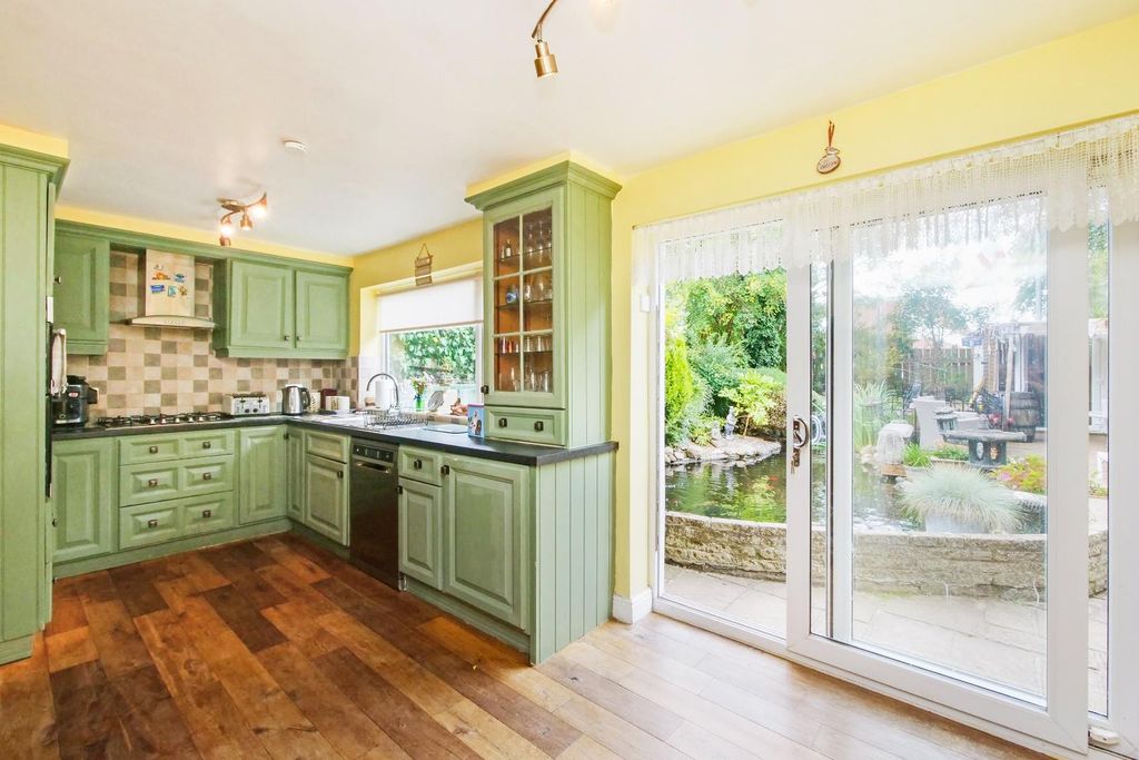 Property photo 2 of 22 Kitchen