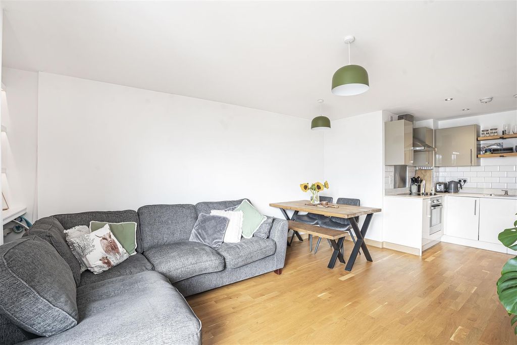 Property photo 3 of 17 8_58967.Jpg