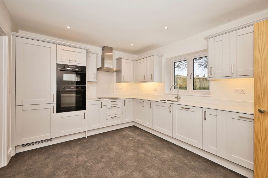 Property photo 3 of 24