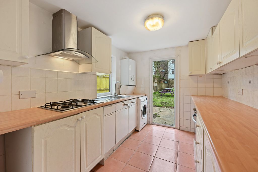 Property photo 3 of 9 Gallery