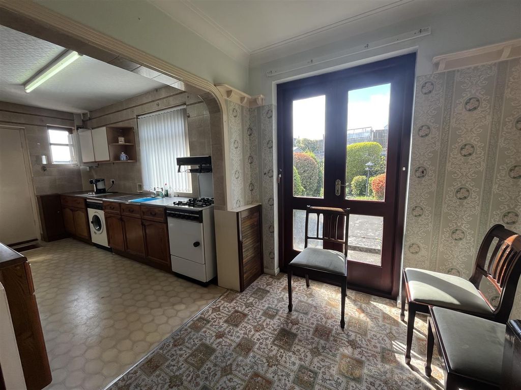 Property photo 2 of 13 Dining Room